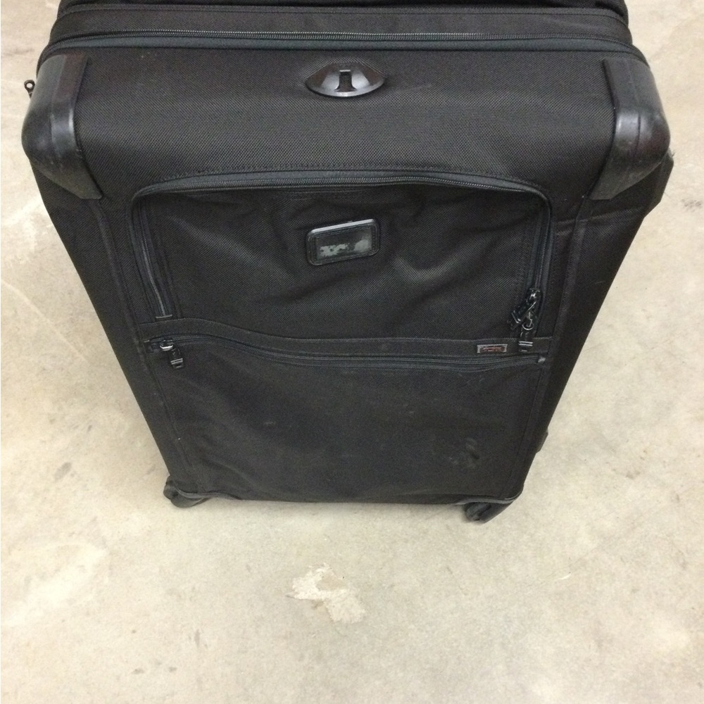 Classic Black Rolling Travel Suitcase - Unbranded